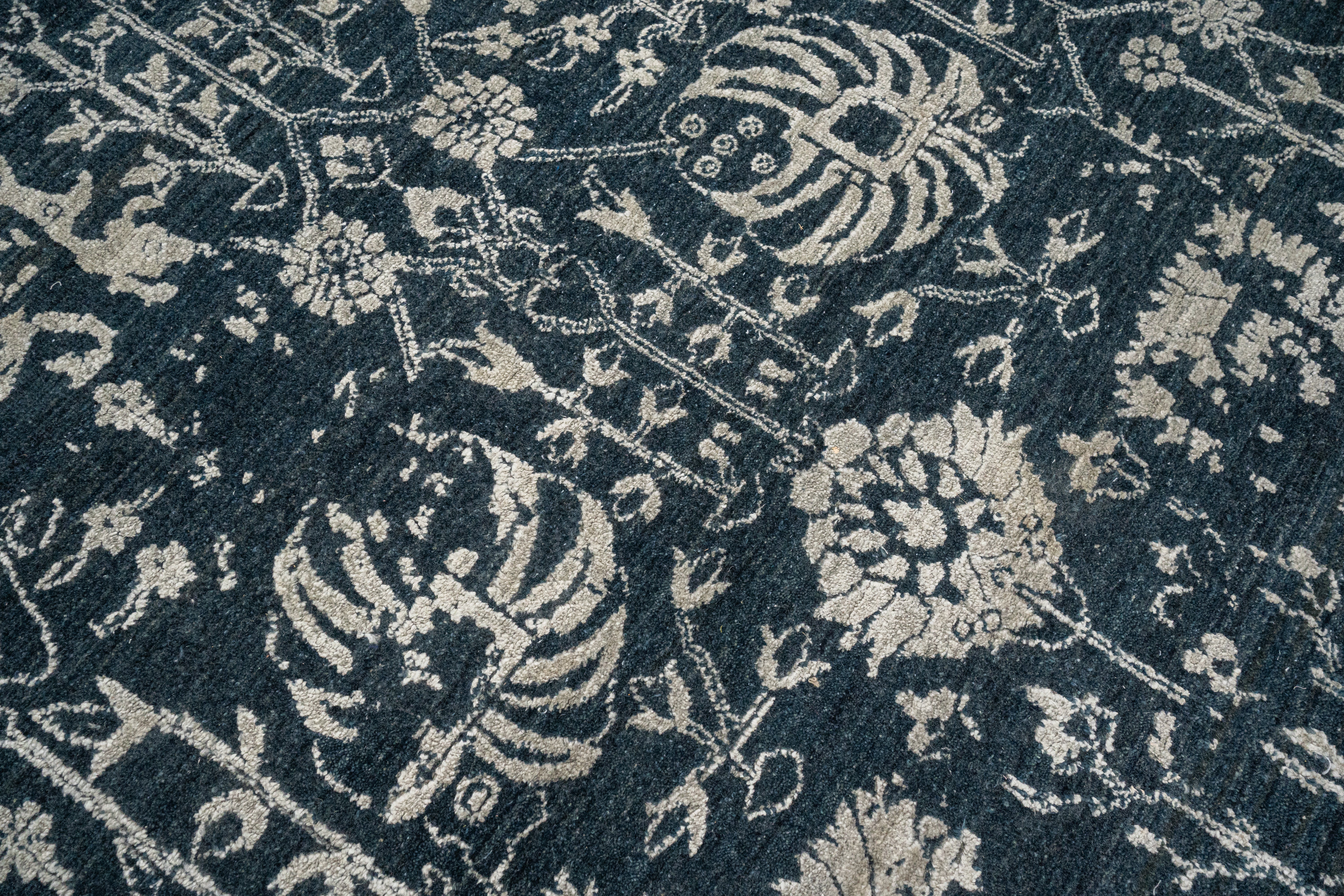 Handknotted Carpet, DIA - 1339 VASE 3, Outer Space & Pastel Gray